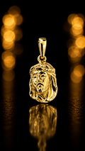 Pingente mini P face de cristo Pepitinha de ouro